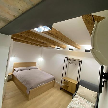 Oasi Central - Appartamento In Pieno Centro Trieste Luaran gambar